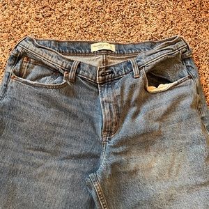 Abercrombie 90’s jeans